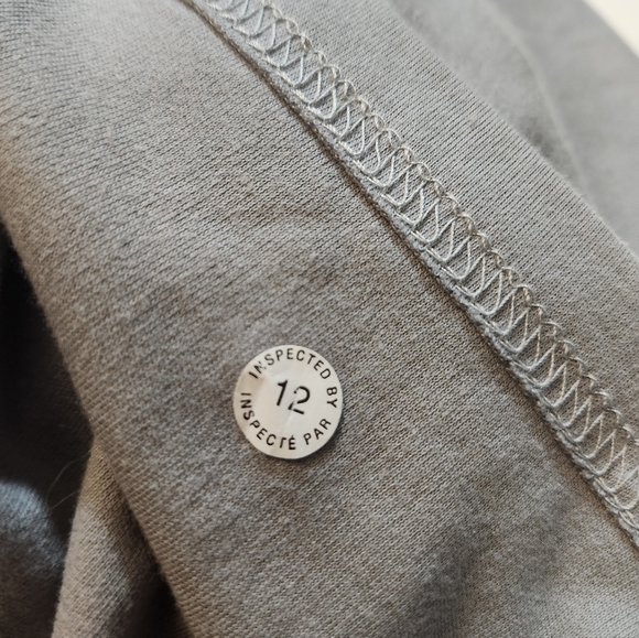 Kombi, Sunpeaks Resort, Gray Turtleneck Long Sleeve Top - Picture 4 of 8